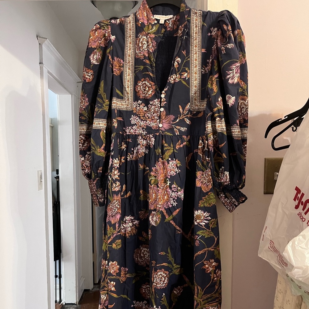 Love the label beautiful dress